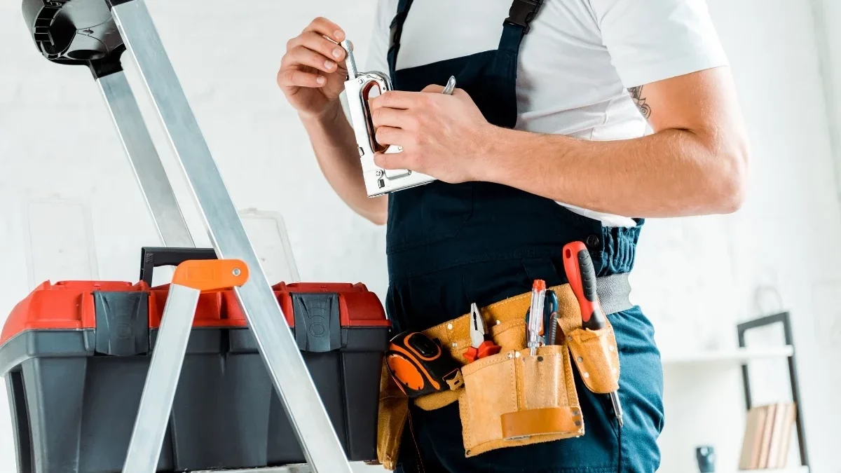 Handwerker unbeaufsichtigt in Wohnung: Risiken und rechtliche Rahmenbedingungen